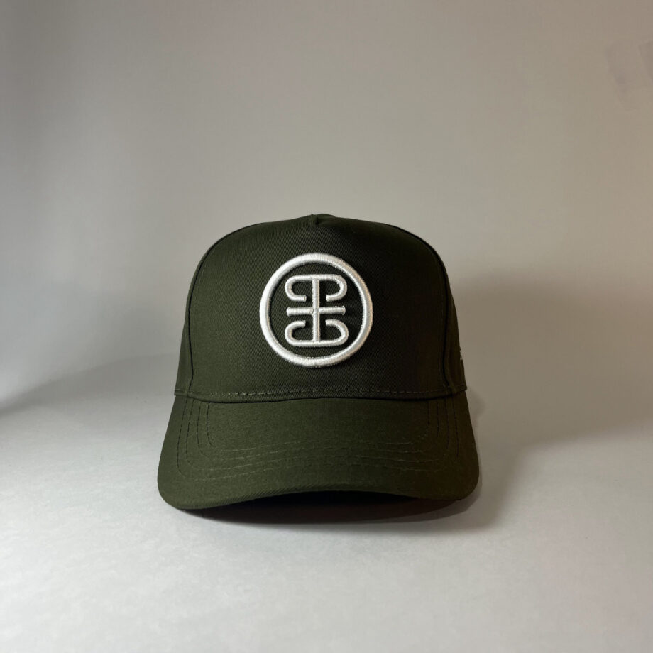 Gorra Blanca Verde Peregrino — Logo